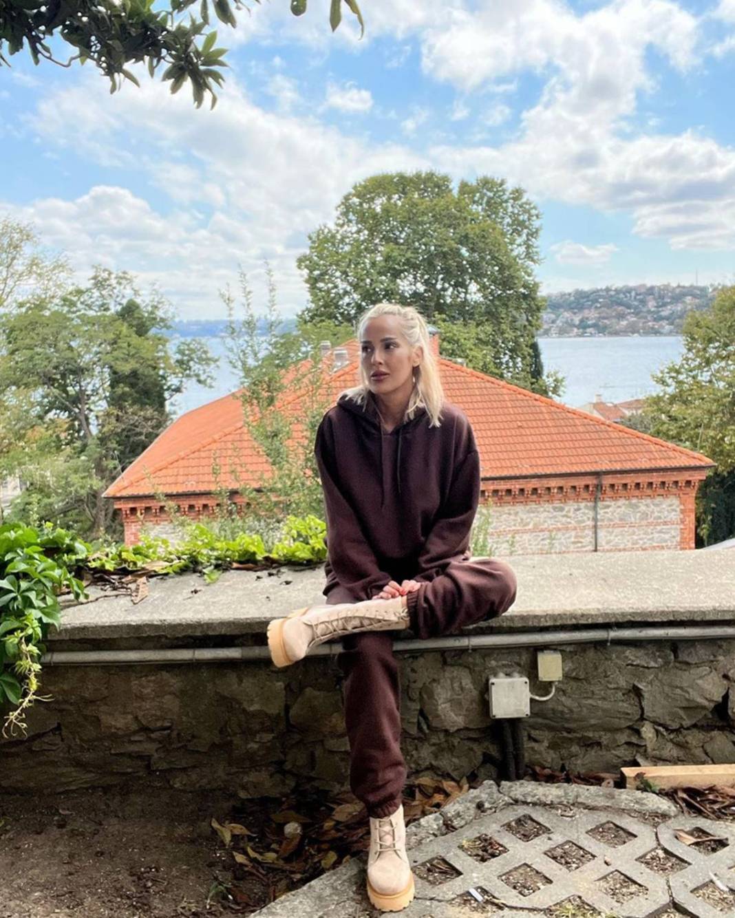 Helin Avşar'ı gören tanıyamıyor! Hülya Avşar'ın kız kardeşi estetikle bambaşka biri oldu, 'estetik değil yüz nakli' 3